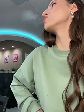 yourselenaa online show from 12-20-25, 02:13