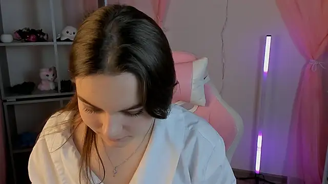 Snapshot of FrancescaCavaliere chatting on 11-29-25, 09:12 FrancescaCavaliere online show from 11-29-25, 09:12