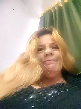 Snapshot of karlaanqui1 chatting on 01-12-26, 01:16 karlaanqui1 online show from 01-12-26, 01:16