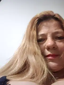 Snapshot of karlaanqui1 chatting on 04-27-26, 10:13 karlaanqui1 online show from 04-27-26, 10:13