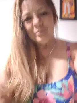 Snapshot of karlaanqui1 chatting on 05-17-26, 10:33 karlaanqui1 online show from 05-17-26, 10:33