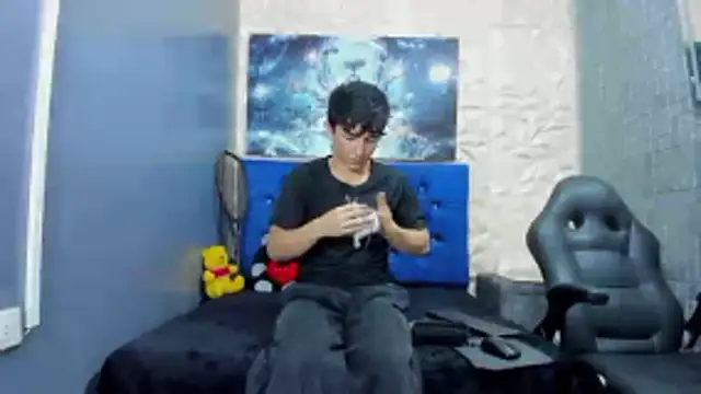 ElanGiraldo online show from 03-24-26, 11:21