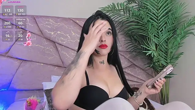  Naomi Fox  online show from 12-16-25, 03:44