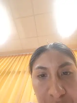 Snapshot of Uvit chatting on 06-17-26, 01:45 Uvit online show from 06-17-26, 01:45