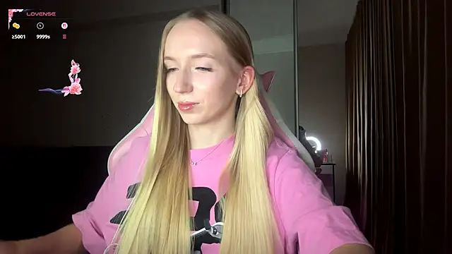 LaceDream online show from 12-17-25, 04:13