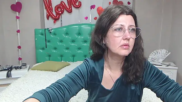 Snapshot of RoseHille chatting on 04-28-26, 05:07 RoseHille online show from 04-28-26, 05:07