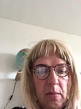 simone xdressing online show from 10-05-25, 01:20