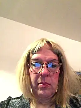 simone xdressing online show from 01-13-26, 07:41