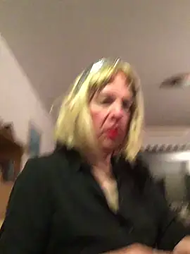 simone xdressing online show from 03-08-26, 12:30