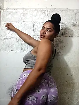 Snapshot of Khatiu chatting on 11-10-25, 12:53 Khatiu online show from 11-10-25, 12:53