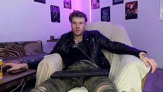 Huntall77 online show from 01-05-26, 05:27