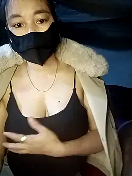 thuy-kieu online show from 12-02-25, 01:11