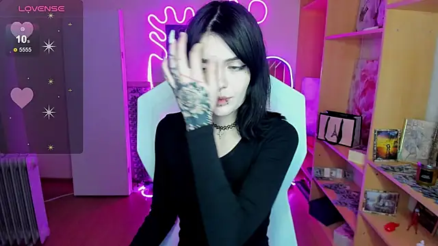 Snapshot of EmmaDarkk chatting on 11-11-25, 08:58 EmmaDarkk online show from 11-11-25, 08:58