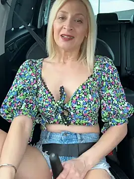 HOTLadyluna online show from 05-16-26, 01:43