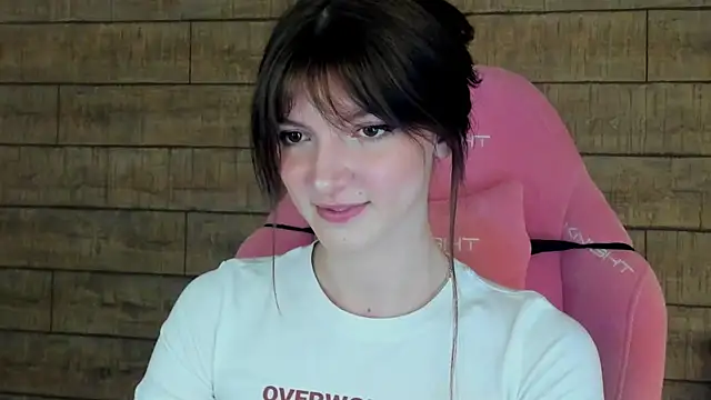 Snapshot of SophiaProve chatting on 05-03-26, 04:57 SophiaProve online show from 05-03-26, 04:57