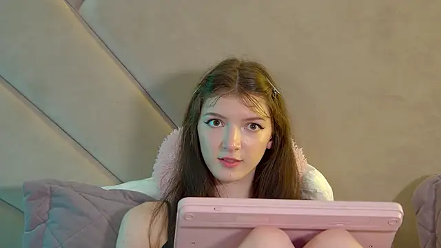 Snapshot of SophiaProve chatting on 05-19-26, 01:56 SophiaProve online show from 05-19-26, 01:56