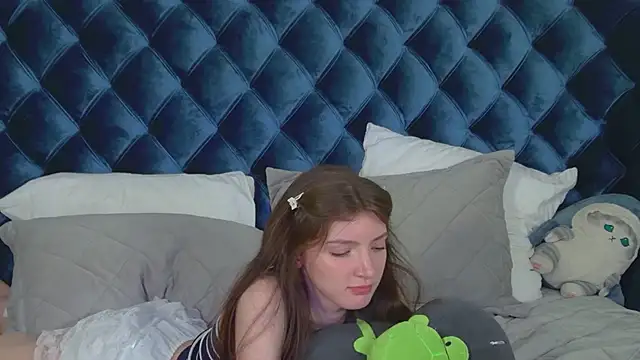 SophiaProve online show from 06-22-26, 03:25
