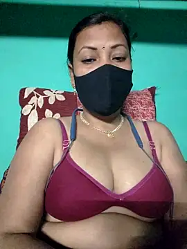 Snapshot of Hot__girls001 chatting on 11-28-25, 05:04 Hot girls001 online show from 11-28-25, 05:04