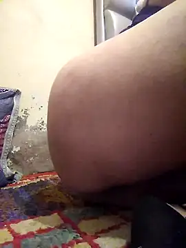 Snapshot of malaksexie chatting on 11-12-25, 10:26 malaksexie online show from 11-12-25, 10:26