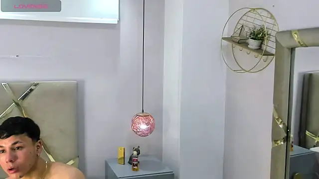 AaronFonseca  online show from 11-12-25, 08:08