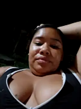Snapshot of Sarahy- chatting on 04-27-26, 12:30 Sarahy- online show from 04-27-26, 12:30