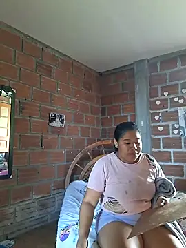 Snapshot of Sarahy- chatting on 05-06-26, 12:21 Sarahy- online show from 05-06-26, 12:21