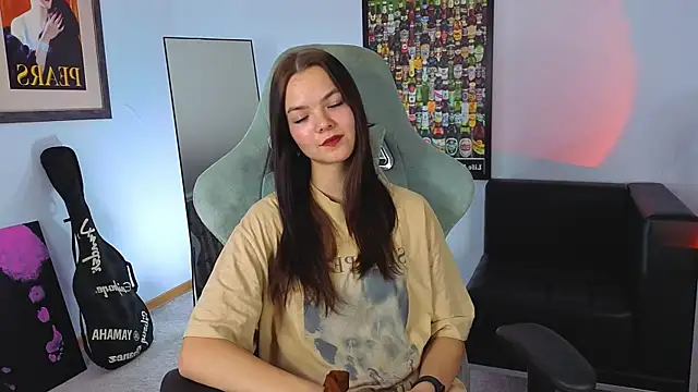 Snapshot of sia_moonshine chatting on 11-11-25, 10:59 sia moonshine online show from 11-11-25, 10:59