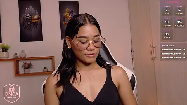 Snapshot of Luna_sofia_1110 chatting on 11-13-25, 01:04 Luna sofia 1110 online show from 11-13-25, 01:04