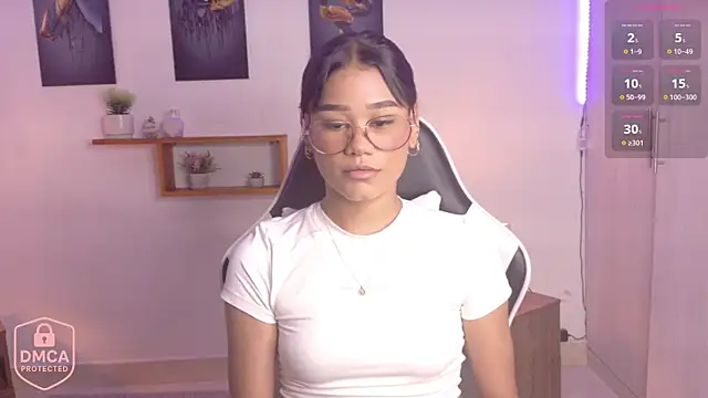 Snapshot of Luna_sofia_1110 chatting on 11-21-25, 12:54 Luna sofia 1110 online show from 11-21-25, 12:54