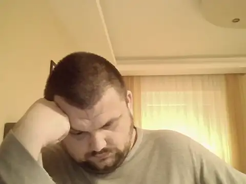 Snapshot of cyrex_monster chatting on 12-19-25, 03:30 cyrex monster online show from 12-19-25, 03:30