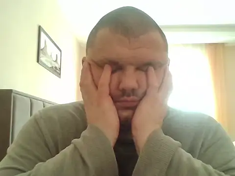 Snapshot of cyrex_monster chatting on 01-13-26, 12:10 cyrex monster online show from 01-13-26, 12:10