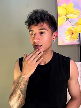 Snapshot of tank_steel chatting on 11-19-25, 02:33 tank steel online show from 11-19-25, 02:33