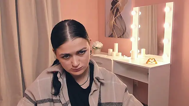 ShanelLevoy online show from 11-14-25, 08:13