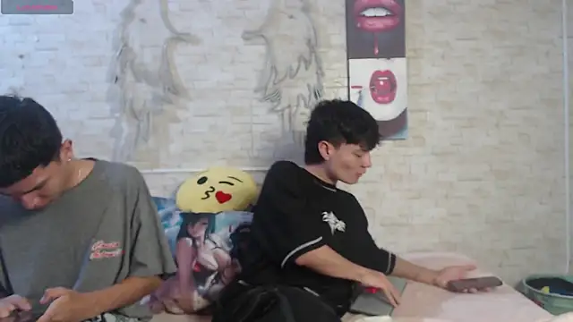 axel milo kairo and noa online show from 12-20-25, 04:03