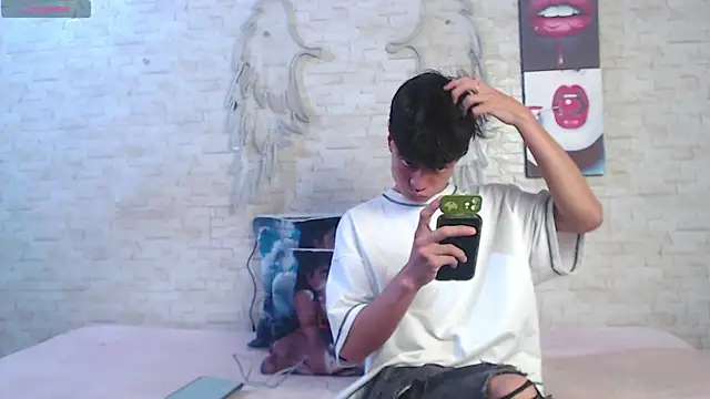 axel milo kairo and noa online show from 12-23-25, 04:21