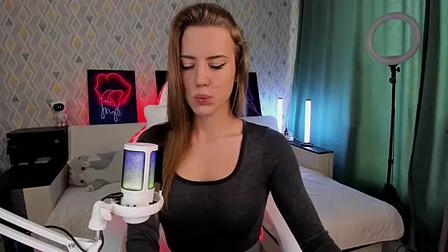 ElllySun online show from 11-21-25, 04:44