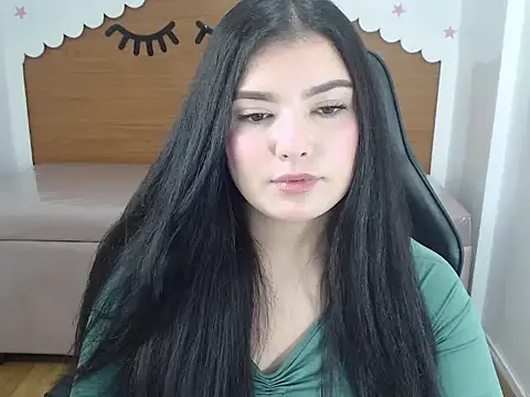 Snapshot of sarah_rouse_t_ chatting on 11-11-25, 03:23 sarah rouse t online show from 11-11-25, 03:23