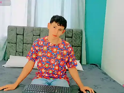 FelipeGonzalezz online show from 12-21-25, 01:07