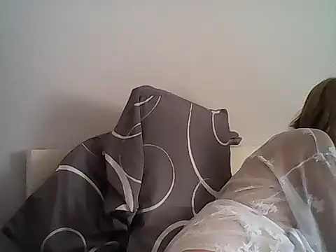 MelleEloa online show from 06-08-26, 01:22