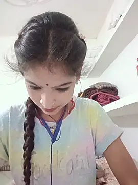 Snapshot of Mohnicute chatting on 05-31-26, 06:04 Mohnicute online show from 05-31-26, 06:04