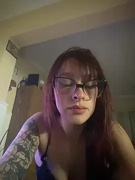 Snapshot of Taurina0105 chatting on 06-25-26, 03:50 Taurina0105 online show from 06-25-26, 03:50