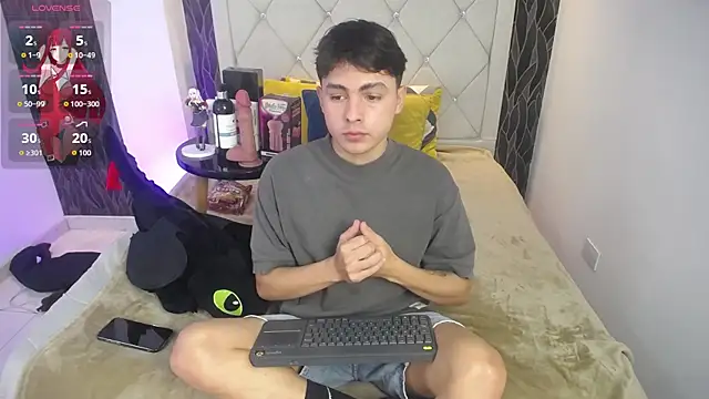 Samu FoXXX online show from 12-16-25, 08:25