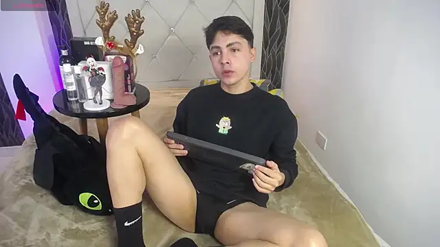 Samu FoXXX online show from 12-17-25, 08:26