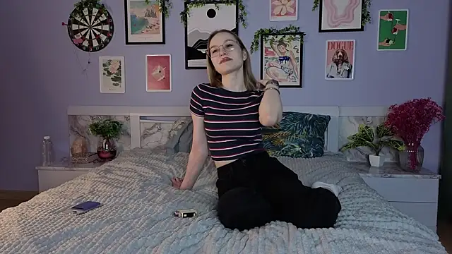 Snapshot of blossomguilt chatting on 11-13-25, 11:31 blossomguilt online show from 11-13-25, 11:31