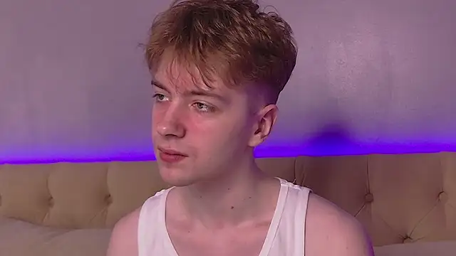 Snapshot of Paul_Holt chatting on 11-16-25, 08:47 Paul Holt online show from 11-16-25, 08:47