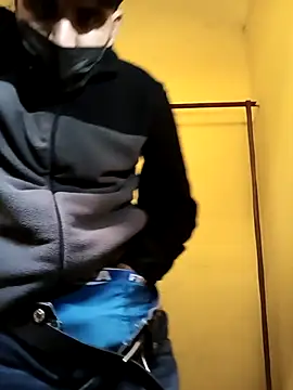 hotyyyyjonny online show from 12-14-25, 09:14