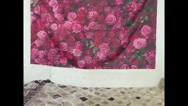 Sweeteboneycherry online show from 03-12-26, 07:31