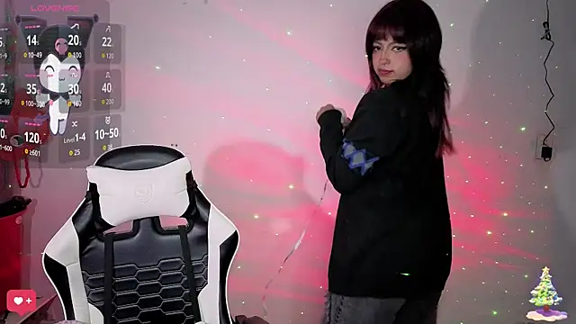 Snapshot of Melody_Ghot chatting on 11-13-25, 03:00 Melody Ghot online show from 11-13-25, 03:00