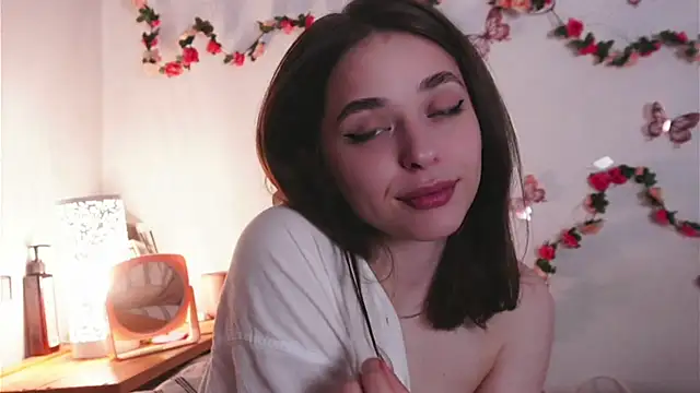 yoyogirlx online show from 04-24-26, 01:46