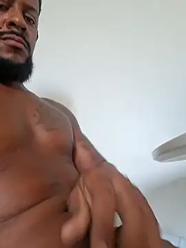 Snapshot of Zepouvinho chatting on 03-02-26, 02:46 Zepouvinho online show from 03-02-26, 02:46